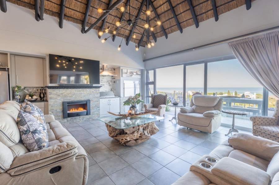 4 Bedroom Property for Sale in Cannon Rocks Eastern Cape